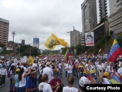 La Toma de Caracas. Cortesía de Alvaro Algarra Corresponsal de la VOA en Caracas.