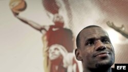 El alero estadounidense Lebron James, estrella de los Heats de Miami.