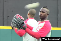 Rusney Castillo quiere darlo todo en el terreno para que los Criollos de Caguas ganen el campeonato.