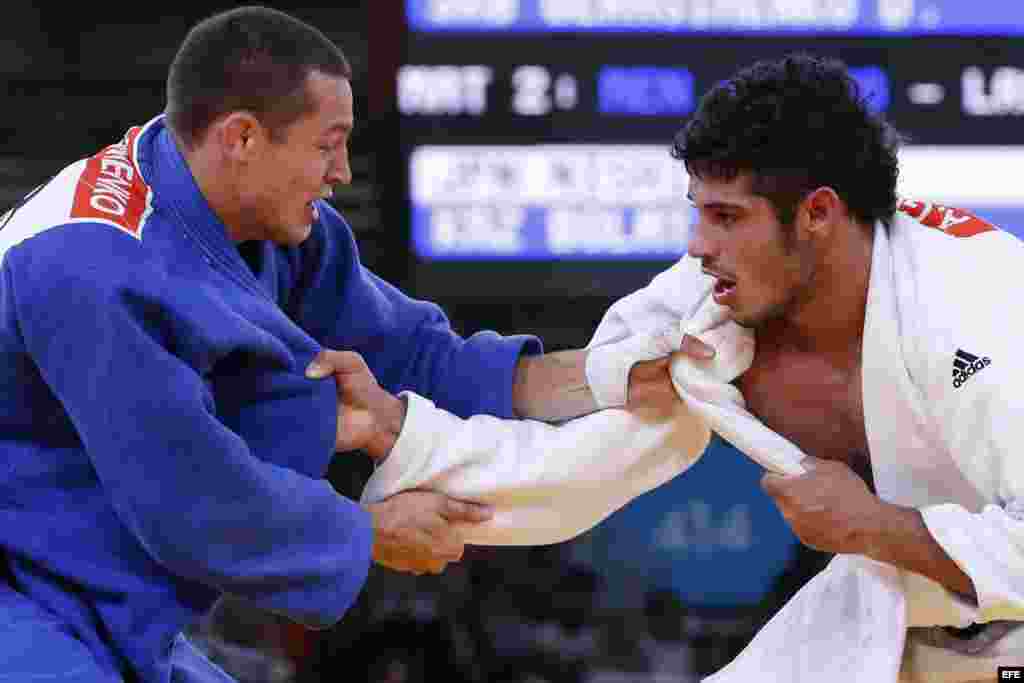 El cubano Asley González (d) elegido Mejor Atleta del Año en Cuba.