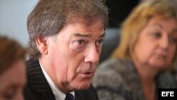 El director General de la Agencia Mundial Antidopaje (AMA-WADA), David Howman, habla con la prensa