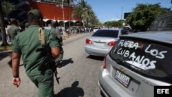 Protestas ante el hotel donde se hospeda Villa Clara