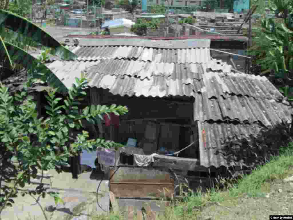 Recorrido por barrios de Santiago de Cuba @libertadorbrea