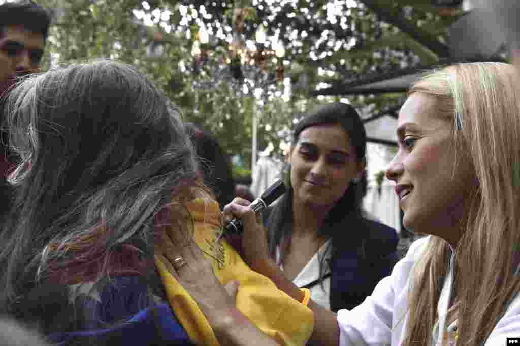 Lilian Tintori (d), en Madrid, España.