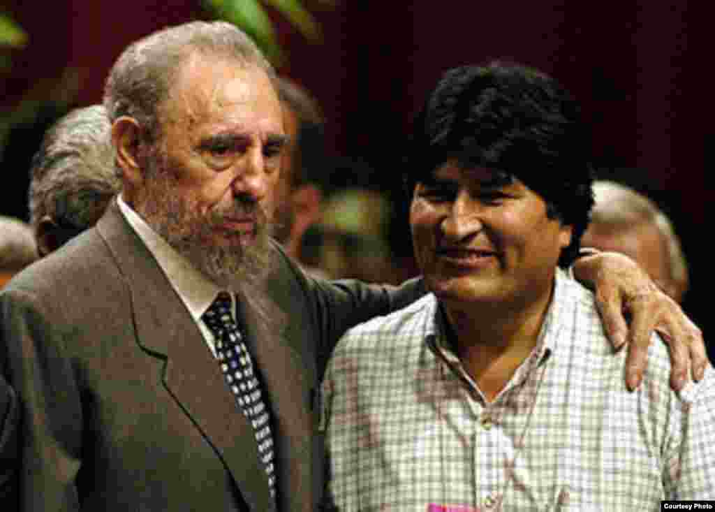 Evo:&quot; uno debe estar en el poder hasta los 62 años&quot;. Fidel, su mentor, estuvo hasta los 82.