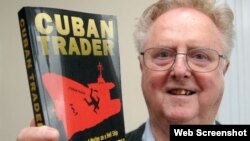 Roger Asquith escribió la novela Cuban Trader sobre sus viajes como marinero a Santiago de Cuba