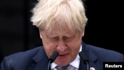 Primer Ministro de UK Boris Johnson habla en Downing Street, sede del gobierno inglés