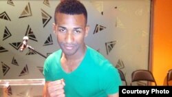 Rancés Barthelemy, invicto boxeador cubano, está a un paso de pelear por la corona mundial profesional en el peso super-pluma.